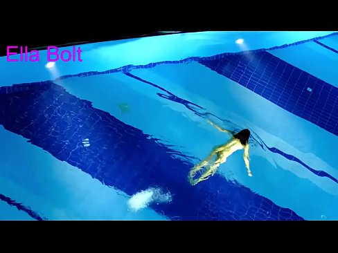 ❤️ Ma nistax nieqaf nara, blonda żagħżugħa maqbuda tgħum nuda fil-pool tar-resort ELLA BOLT ❌ Video tal-ħakk lilna mt.hentaisun.ru ﹏